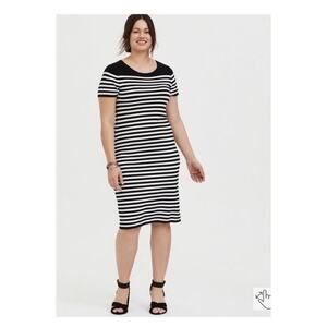 Torrid Black&White Stripe Sweater Shift Dress Sz.1 NWT